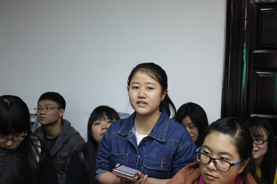 韦德bevictor师生座谈会顺利举行