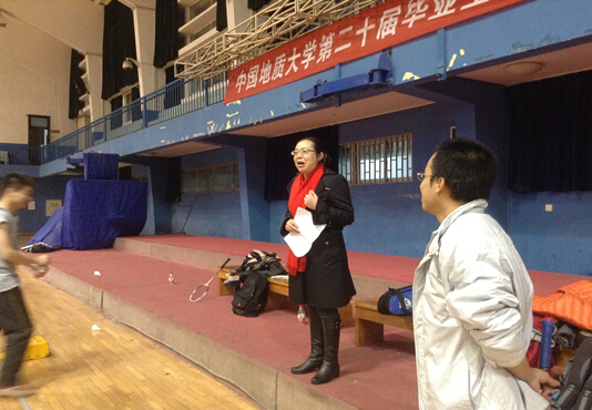 公司师生羽毛球友谊赛顺利举行