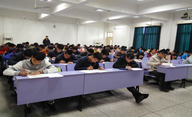 公司分党校第五期入党积极分子培训班党课结业考试顺利举行