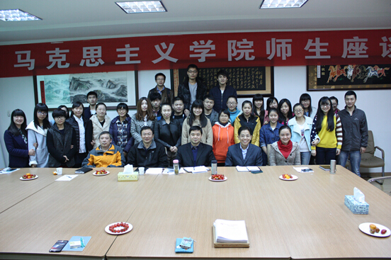 韦德bevictor师生座谈会顺利举行